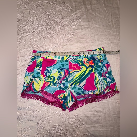 Lilly Pulitzer Like New Cocoa Shorts Fringe Trim Pockets Hot Pink Hottie floral - Picture 5 of 12
